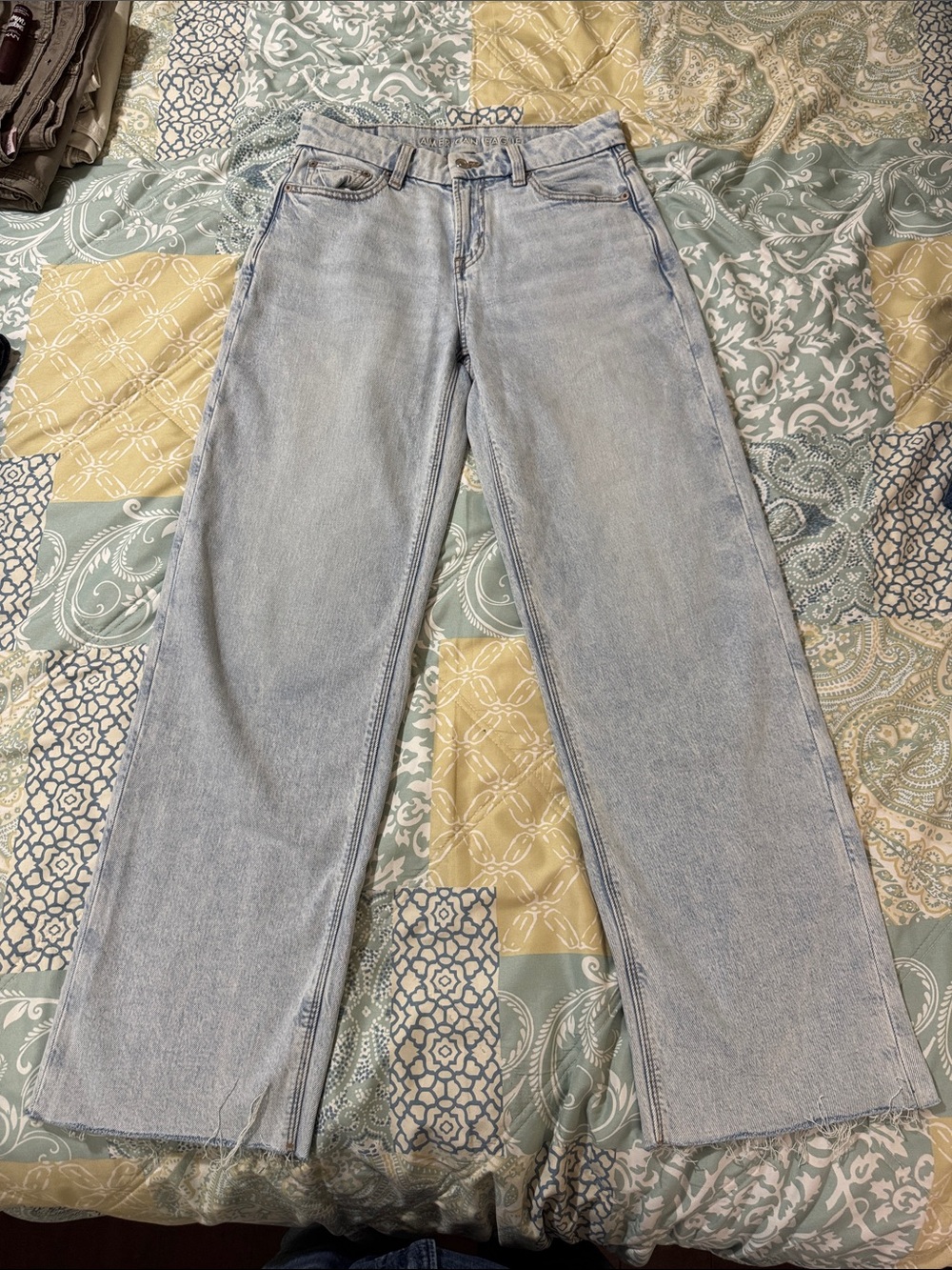 AE Stretch Curvy High-Waisted Stovepipe
Jean, Used excellent condition, size 24